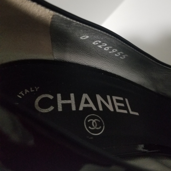 CHANEL Black Patent Leather Peep Toe Heels Size 39.5 - Picture 8 of 9